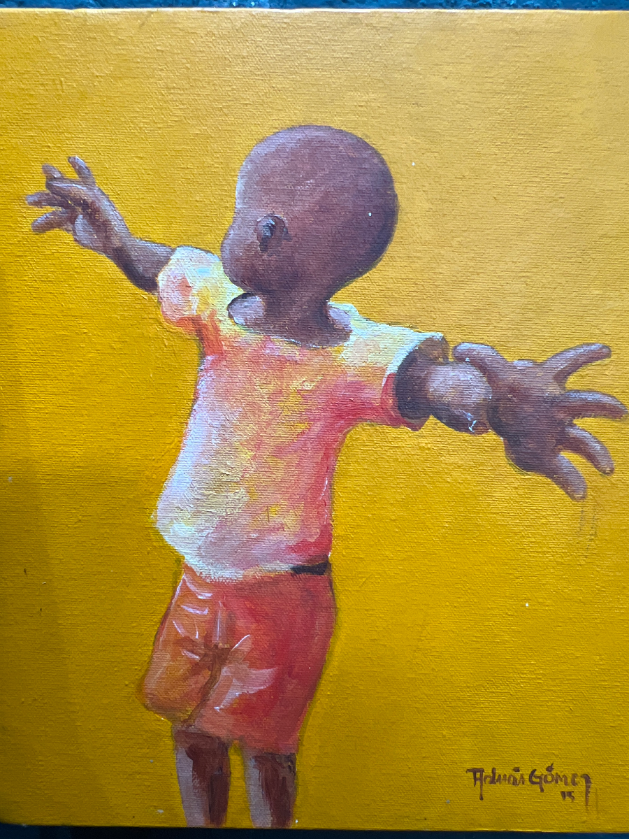 Niño fondo Amarillo by Adrián Gómez